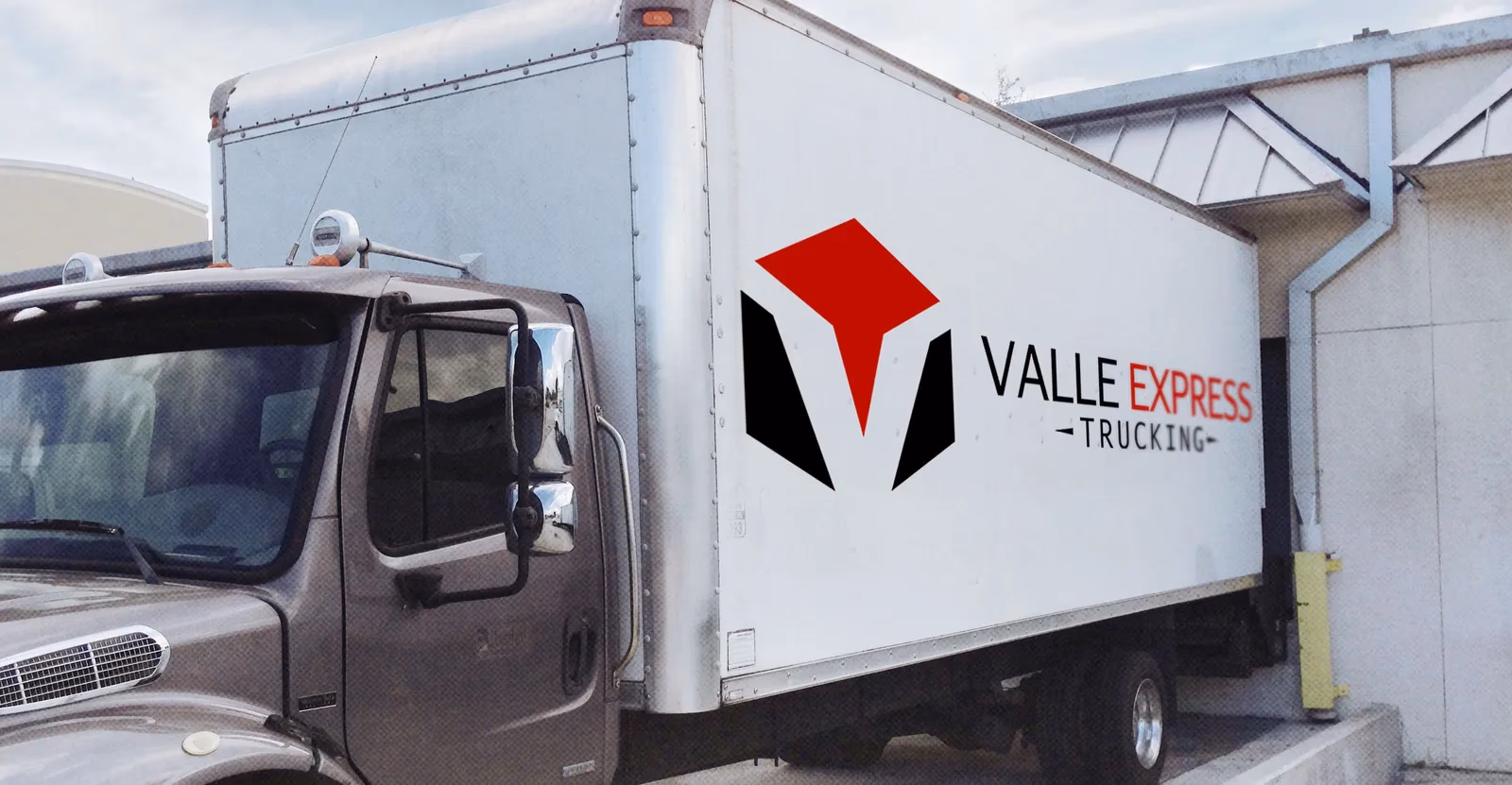 Valle Express Trucking website about and services section designed by Desque